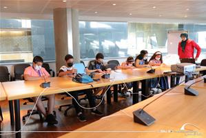 M<sup>lle</sup> Sara Zoheir, l'animatrice de l'atelier "Créer et colorier"