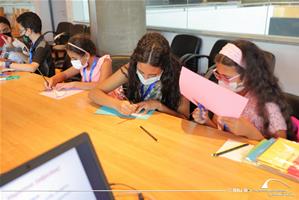  Les participants de l'atelier "Créer et colorier"