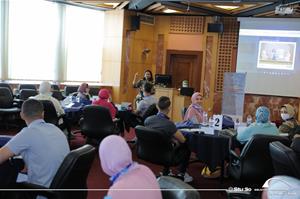  Présentation du programme FEFUE par Dr.Marwa El Sahn aux étudiants de la 24e édition