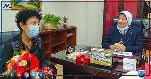  De gauche à droite : M<sup>me</sup> Valérie Gerbault, Déléguée Générale du Centre Méditerranéen de la Communication Audiovisuelle - CMCA et M<sup>me</sup> Farida Megahed, Directrice du Collège Mansoura