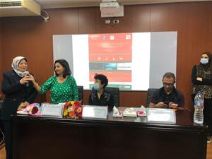  De gauche à droite : M<sup>me</sup> Farida Megahed, Directrice du Collège Mansoura, Dr Marwa El Sahn, Directrice du Centre d'Activites Francophones - CAF, M<sup>me</sup> Valérie Gerbault, Déléguée Générale du Centre Méditerranéen de la Communication Audiovisuelle - CMCA et M. Ahmed Nabil, Spécialiste du cinéma au Centre des Arts à la Bibliotheca Alexandrina