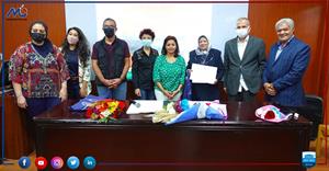 Photo de groupe au Collège Mansoura