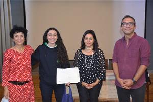 Photo avec M<sup>lle</sup> Clara Boshra, Lauréate du 3<sup>e</sup> prix doté par le CMCA