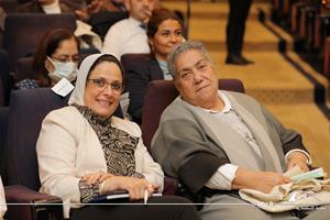 De gauche à droite : M<sup>me</sup> Laila Ghaneim, Directrice du Lycée Européen Nationale d’Alexandrie et Soeur Pauline Massouh, Directrice de l'Institution Sainte Jeanne Antide