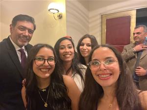 Les lauréats de l'atelier avec l'acteur Ahmed Wafik