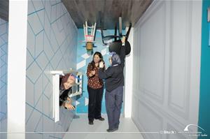 Les participants au Musée de l'Illusion