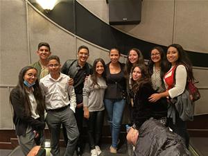 Les lauréats de l'atelier avec l'actrice Emy Islam