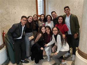 Les lauréats de l'atelier avec la réalisatrice M<sup>me</sup> Marianne Khoury