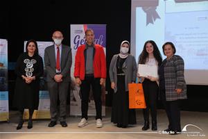  La distribution des certificats du concours « 50 ans de la Francophonie : l'Afrique à l'honneur »