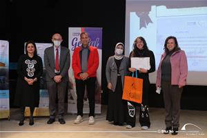  La distribution des certificats du concours « 50 ans de la Francophonie : l'Afrique à l'honneur »