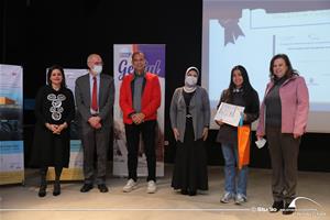  La distribution des certificats du concours « 50 ans de la Francophonie : l'Afrique à l'honneur »