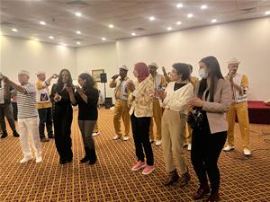 Les lauréates à la soirée folklorique au 1<sup>er</sup> jour du festival