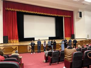 Une conférence avec les réalisteurs au 4<sup>e</sup> jour du festival