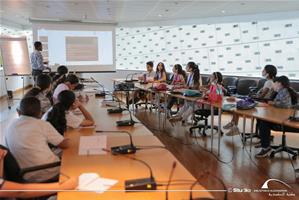  M. Julien l’animateur de l’atelier "Séance de joute des devinette"