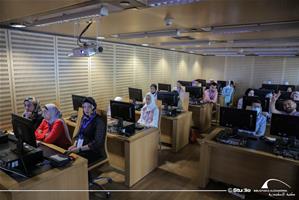 Séance d’apprentissage des différents moyens de l’accès aux ressources électroniques de la Bibliotheca Alexandrina : Recherche sur Internet M<sup>me</sup> Dalia Elsahrigy (Laboratoire – niveau B3)