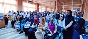 Photo de groupe avec les participants de la conférence