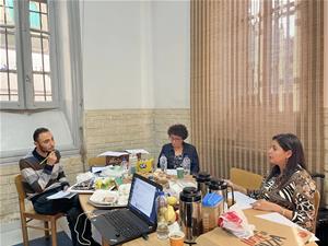 Les membres du jury en discussion durant la pause