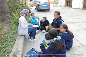  Sarah Ali, l’animatrice de l'atelier de l'Art oratoire avec les participants de l'atelier à l'Institution Sainte Jeanne-Antide