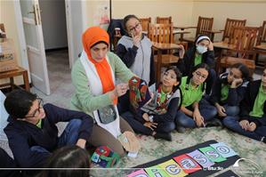     Les participants de l'atelier avec Sara Zoheir, l'animatrice de l'atelier à l'école Girard