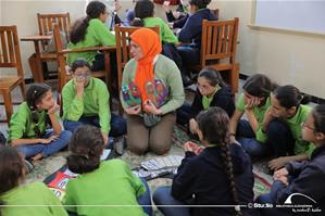  Les participants de l'atelier avec Sara Zoheir, l'animatrice de l'atelier à l'école Girard