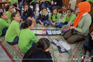  Les participants de l'atelier avec Sara Zoheir, l'animatrice de l'atelier à l'école Girard