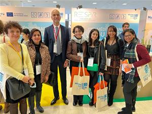 Les lauréates avec S.E.M. Mohammed NEHAD, Consul général de France à Alexandrie, lors du colloque "Méditerranée du futur" à Marseille