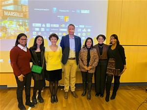 Les lauréates lors de la projection des films et le débat avec les autres lycéens