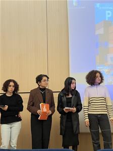 Les lauréates lors de la projection des films et le débat avec les autres lycéens