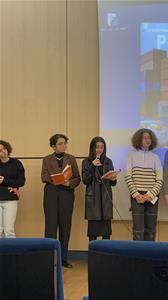 Les lauréates lors de la projection des films et le débat avec les autres lycéens