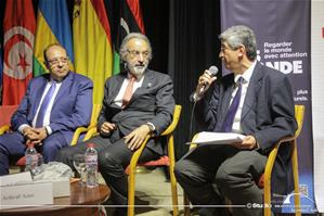 De gauche à droite : M. Mohamed Galal, Conseiller stratégique de l’assistant du directeur général de l’Organisation des Nations Unies pour l'alimentation et l'agriculture (FAO) pour l’Afrique du Nord et le Moyen-Orient, M. Hany Neamatallah, Professeur consultant de cardiologie et soin intensif et Sénateur au Sénat d’Égypte au comité des affaires étrangères et immigration et de l’Afrique et M. Achraf Azer, Médecin spécialisé en Santé publique