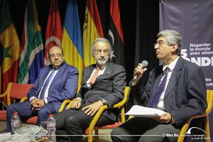De gauche à droite : M. Mohamed Galal, Conseiller stratégique de l’assistant du directeur général de l’Organisation des Nations Unies pour l'alimentation et l'agriculture (FAO) pour l’Afrique du Nord et le Moyen-Orient, M. Hany Neamatallah, Professeur consultant de cardiologie et soin intensif et Sénateur au Sénat d’Égypte au comité des affaires étrangères et immigration et de l’Afrique et M. Achraf Azer, Médecin spécialisé en Santé publique