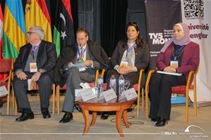 De gauche à droite : M. Jean Dominique Assié, Directeur des Campus et des Partenariats à l’Université Senghor, M. Josep Ferré, Directeur Exécutif, Fondation Anna Lindh, M<sup>me</sup>. Abeer El Wakil, Directrice adjointe des relations internationales et Responsable de la Francophonie à l’Université d’Alexandrie et M<sup>me</sup>. Riham Ghaly, Maître de conférences au Département de Langue Française, Faculté de Pédagogie, Université d'Alexandrie