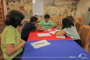  Les participants de l'atelier de théâtre « Le jeune comédien »
