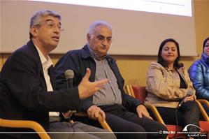  De gauche à droite : Dr Achraf Azer, Médecin spécialisé en médecine publique, M Waguih Hanna, Chef d'établissement de Saint Marc, Dr Marwa El Sahn, Directrice du Centre d'Activités Francophones  et Dr Héba Al Hattab, Lauréate du prix " Femmes entrepreneures francophones " de  l'AUF