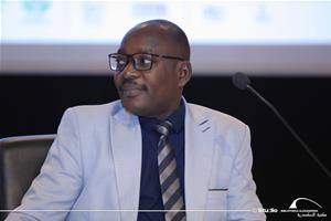 M. Léon Savadogo, Directeur du Département Santé à l'Université Senghor<br /> 