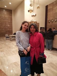 Les lauréates de l'atelier avec l'actrice M<sup>me</sup> Salwa Mohamed Ali