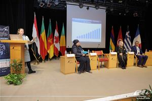 De gauche à droite : Mme Mariam Gawich, Maître de conférences en informatique, Directrice du Département d'Informatique des Entreprises et Analytique des Données, Université Française d'Égypte (UFE), Mme Omneya Shaker, Responsable régionale du numérique, Moyen-Orient, Agence Universitaire de la Francophonie, Mme Mariam Gawich, Maître de conférences en informatique, Directrice du Département d'Informatique des Entreprises et Analytique des Données, Université Française d'Égypte (UFE), Dr Dina Elkordy, Maître de conférences au Département de Langue et de Littérature Françaises, Faculté des Lettres, Université d’Alexandrie, Égypte et  M. Abanoub Mashrky, Professeur de français à l'institution Sainte Jeanne-Antide