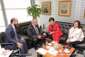 De gauche à droite : Dr Mohamed Solimane, Directeur du secteur de l'Approche Culturelle, Dr Ahmed Abdullah Zayed, Directeur de la Bibliotheca Alexandrina, Mme Raïssa Bélinda Ayessa, Directrice générale du Mémorial Pierre Savorgnan de Brazza, République du Congo et Dr Marwa El Sahn, Directrice du Centre d’Activités Francophones (CAF) de la Bibliotheca Alexandrina.