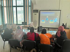 Le public du colloque à l'Ambassade de Savoir de l'Université de Mansoura