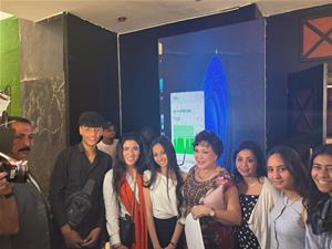  Les lauréats de l'atelier avec l'actrice Lebleba