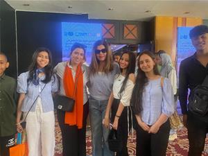 Les lauréates de l'atelier avec l'actrice M<sup>me </sup>Rania Farid Shawky