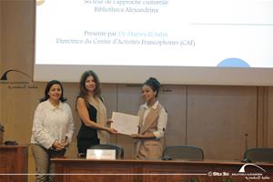 Distribution des certificats pour les participants de l'atelier d'Art Oratoire