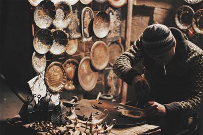  أثناء زيارة شارع المعز لدين الله بالقاهرة الفاطمية 