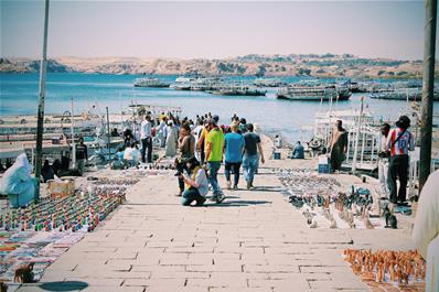 أثناء زيارة جزيرة فيلة